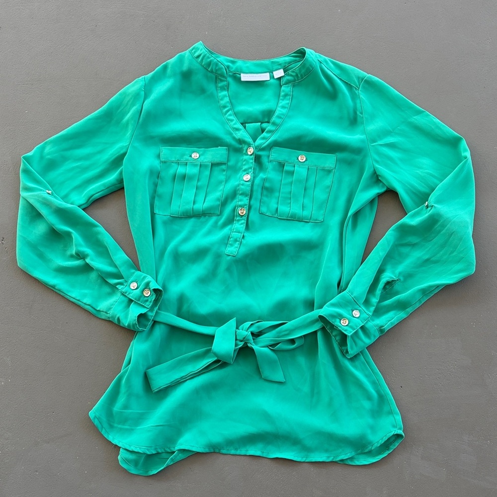 New York & Company Popover Green Blouse with Tie Waist Size XS